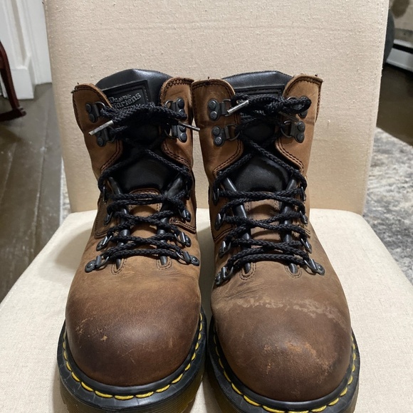 Dr. Martens work boots brown air wair 6 tie rivet oil resistant 12 lace up boots - Picture 6 of 11